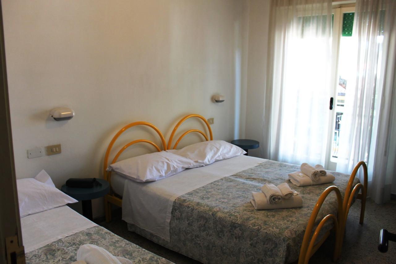 Hotel Elde Риччоне Екстер'єр фото